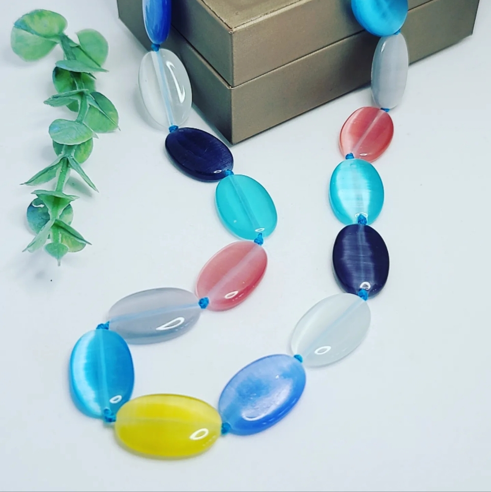 🌼 NWOT colourful cat's eye oval necklace